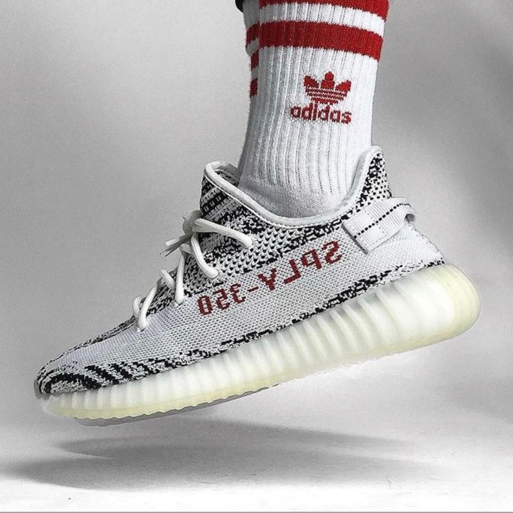 ✨YEEZY BOOST 350 V2 ADIDAS ORIGINALS - 8.5 women